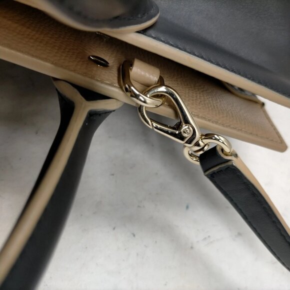 Ferragamo Studio Black Leather Hand Bag mon1000-101425 - Picture 10 of 16